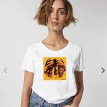 Cargar imagen en el visor de la galería, Camiseta "Eres lo que respiras" by María José Marco.