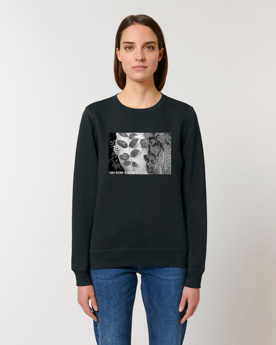Sudadera Fine Art by Silvia Rocchino - I only belong to The Earth